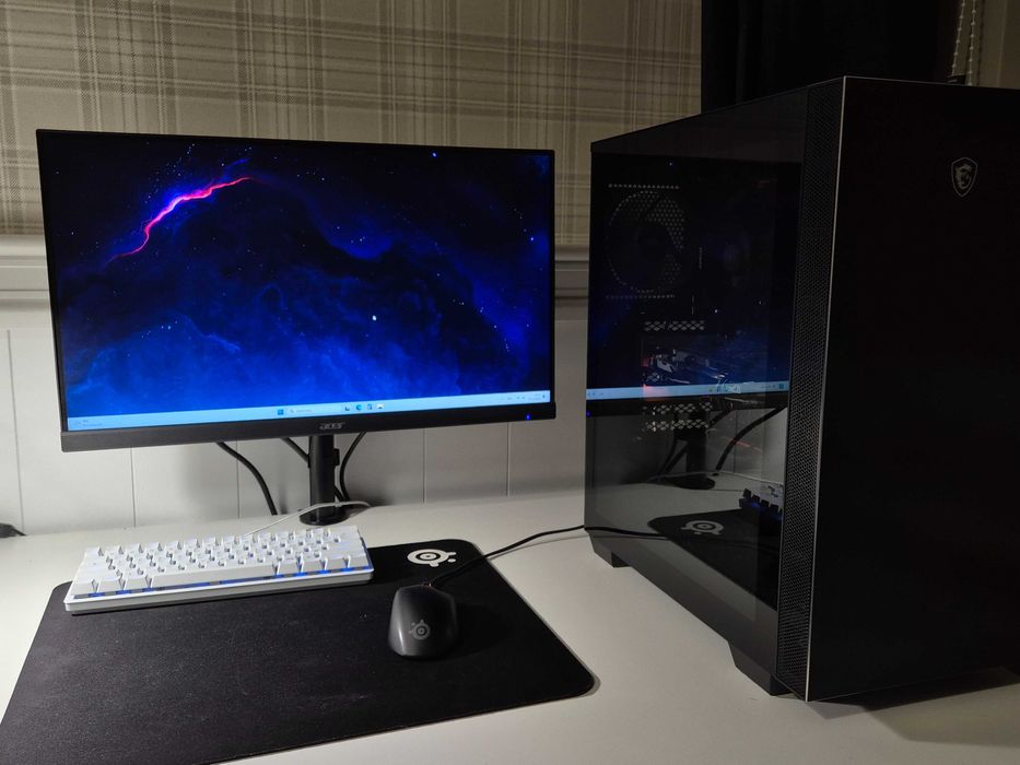 Komputer Gamingowy ryzen 16gb Ram/1 tb/rx 570 z monitorem klawiaturą