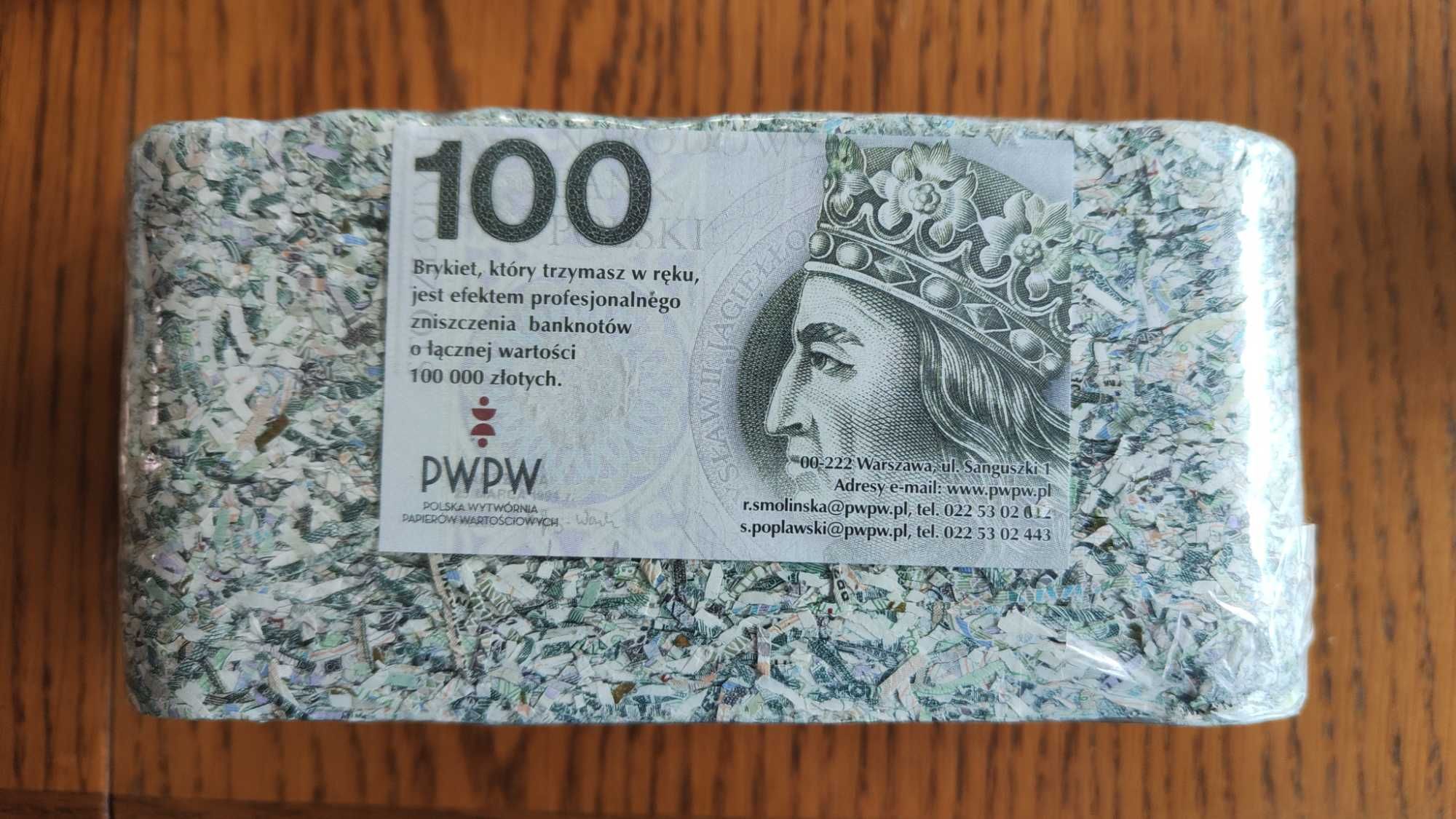 Brykiet z banknotów 100 zł