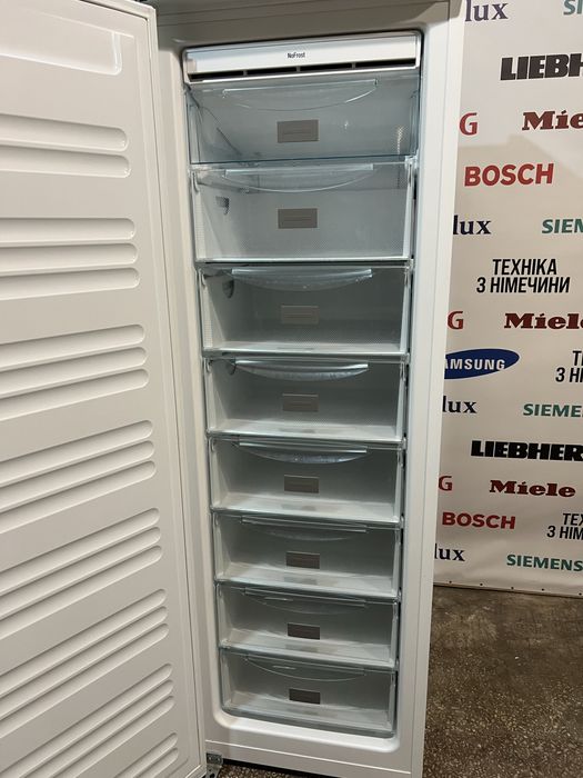 Морозильна камера Liebherr no Frost GNP3013 з Німеччини