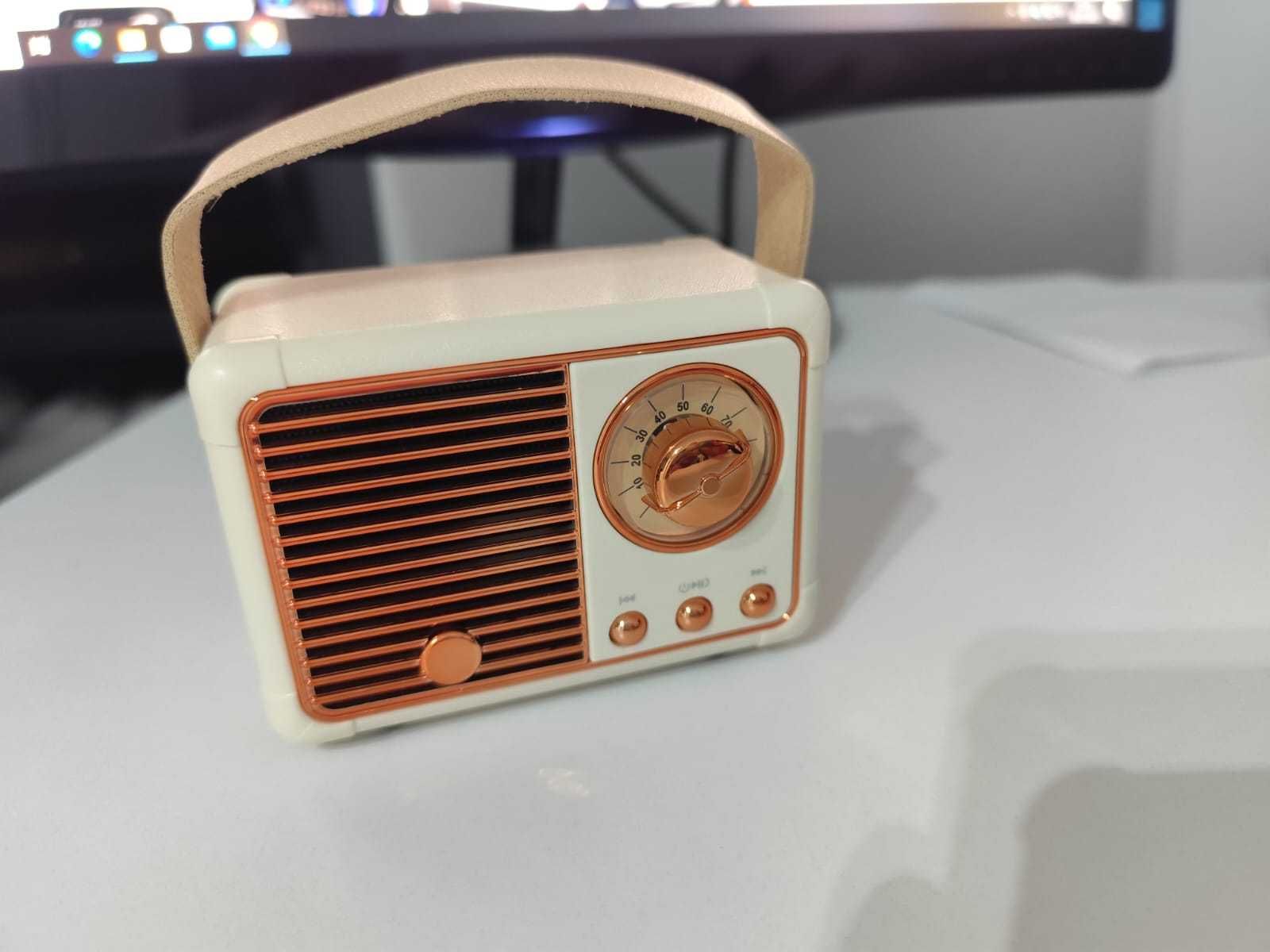 Retro głośnik bluetooth kształt vintage radio beżowy