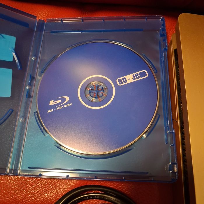 PlayStation 4 Slim Dourado – Edição Especial!