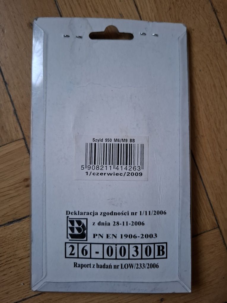 Szykuję do drzwi wejściowych.