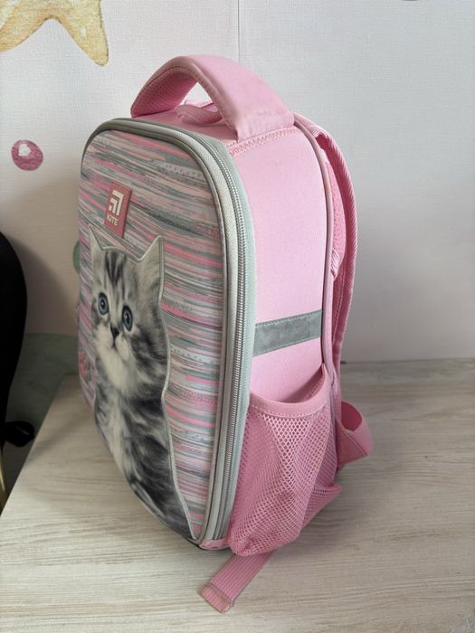 Продам шкільний портфель kite