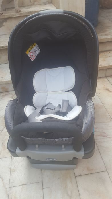 Ovo com Isofix da Chico da para  levar á  mão  ou no Automóvel