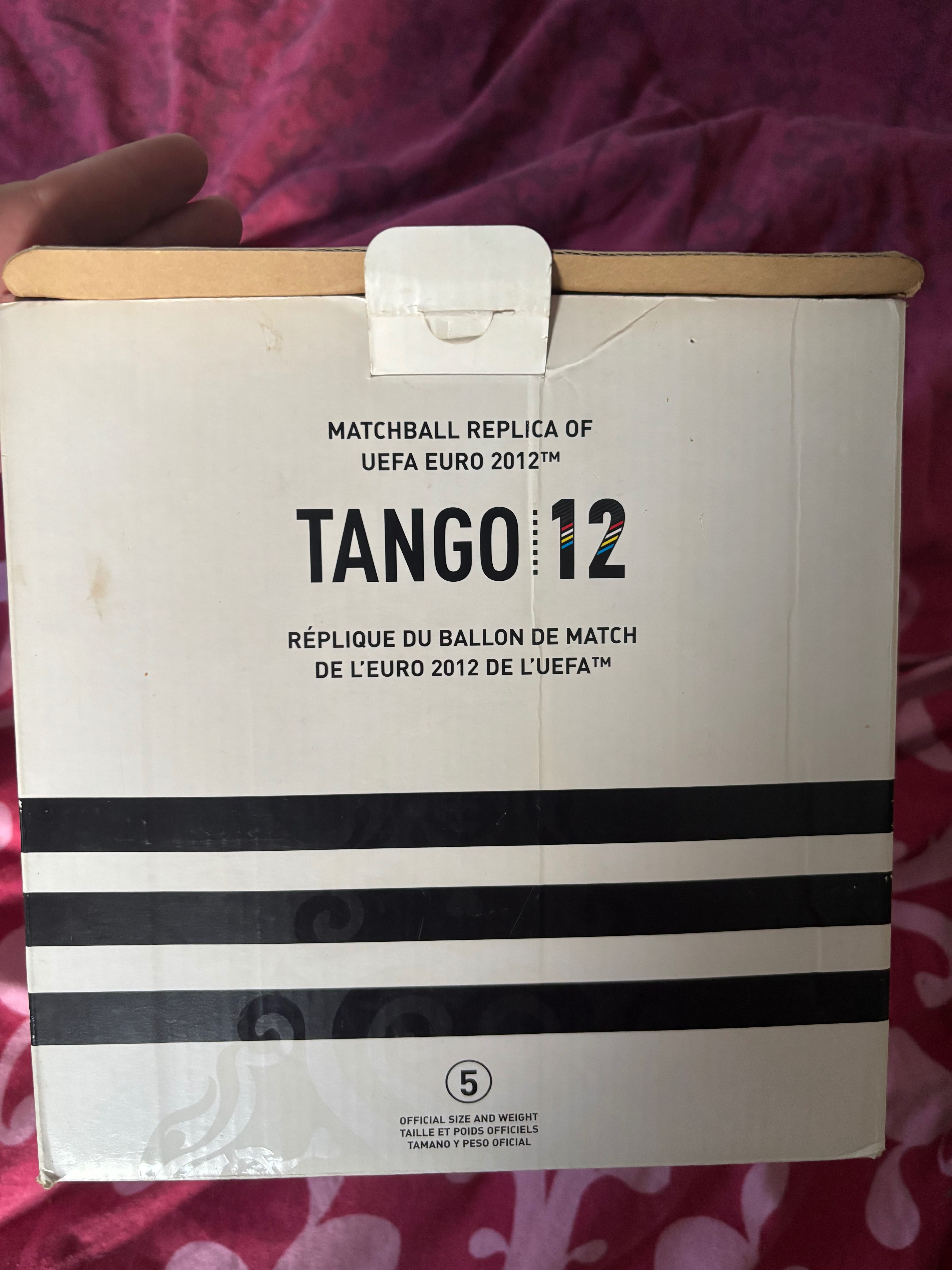 Piłka tango 12 razem z pudełkiem