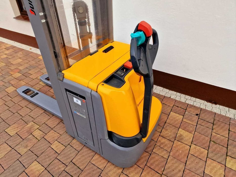 Elektryczny wózek Jungheinrich EJC 216z Widłowy Paleciak 525cm Maszt