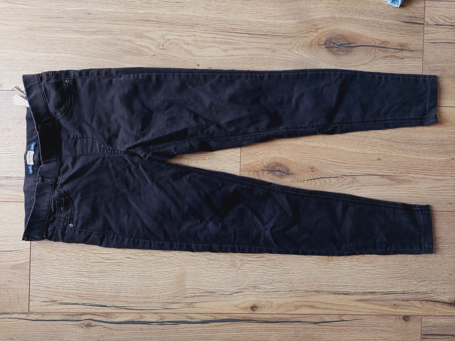Czarne spodnie dżinsowe jegginsy Pull&bear S 36