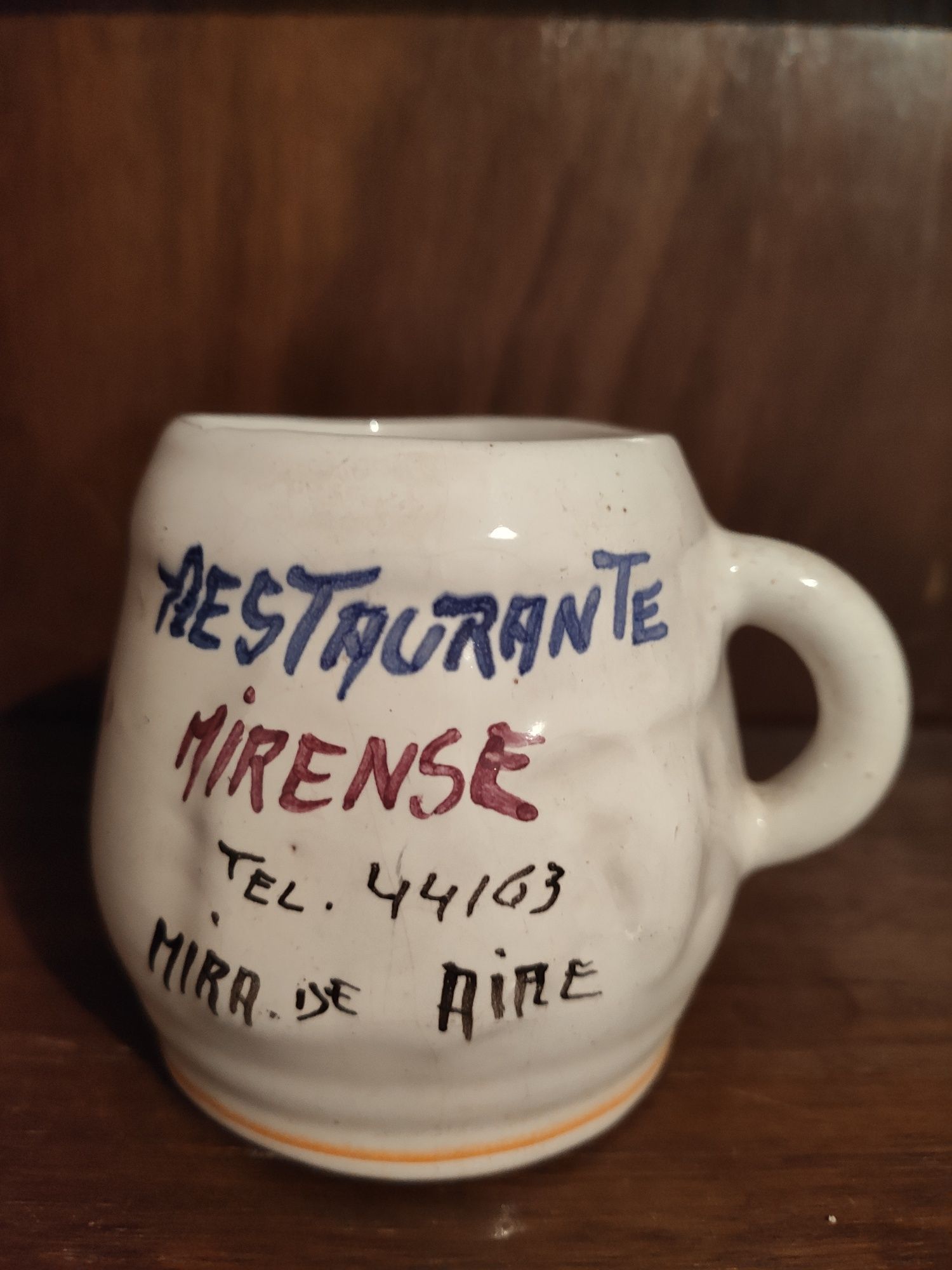 Caneca antiga interessante para colecionadores