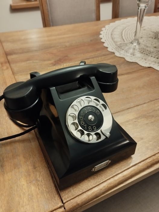 Stary telefon PRL stacjonarny Ericsson