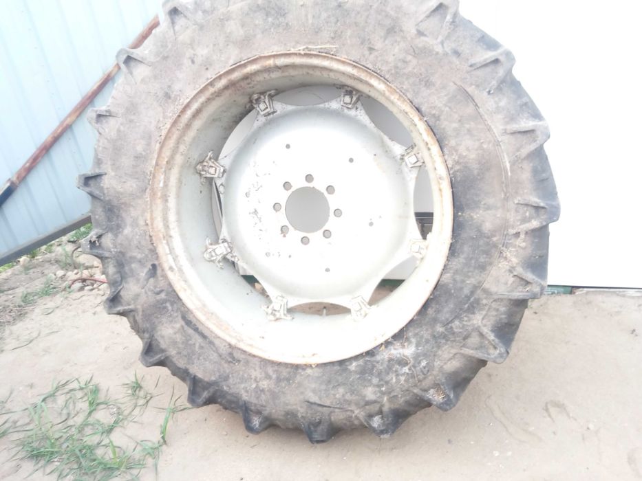 Deutz DX 85 Felga koło 16,9R34 Massey Ferguson John Deere 18,4r34
