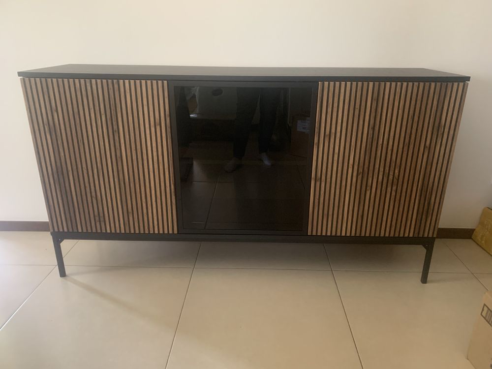 Vendo moveis de sala, mesa de centro e mesa jantar com 6 cadeiras