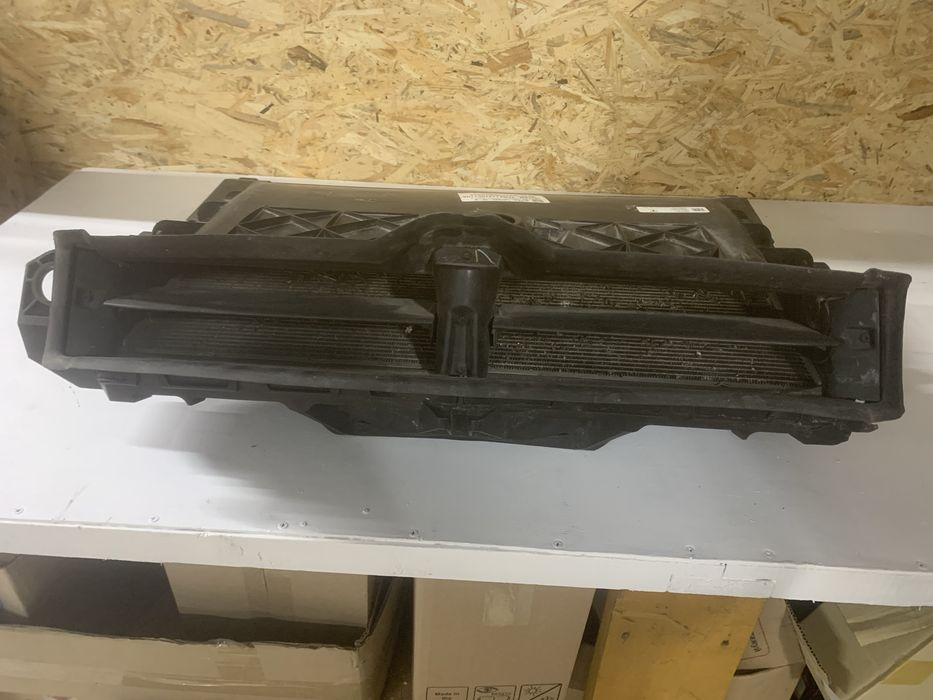 Дифузор у зборі з радіатором і жалюзі до тесла модел 3