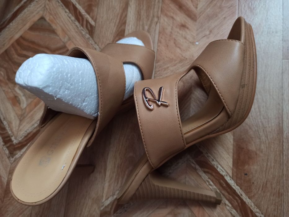 Обувь женская 38 размер