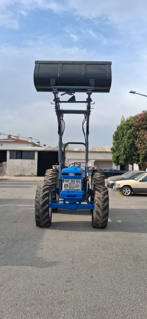 Trator Ford 6610