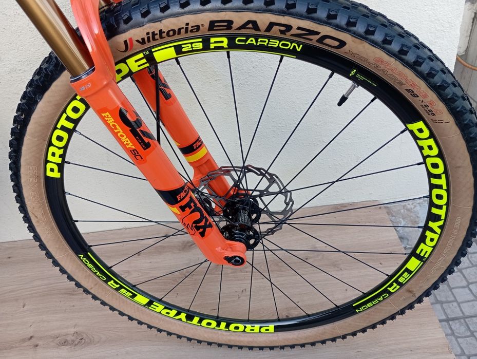 J-Bikes  Rodas 29 Boost Carbono Prototype e Bontrager Kovee