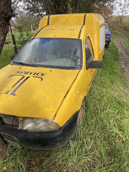 Розбираю Ford Courier