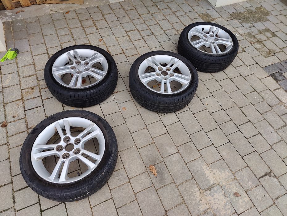 Felgi z oponami zimowymi 16 cali Mitsubishi