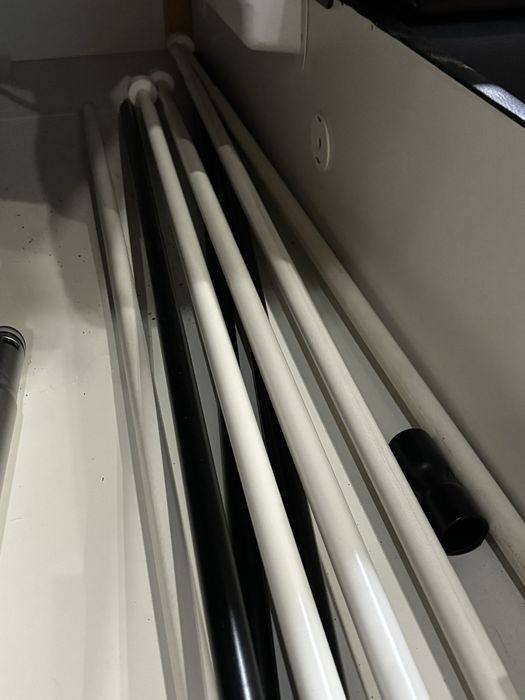 Varões para cortinados com suportes