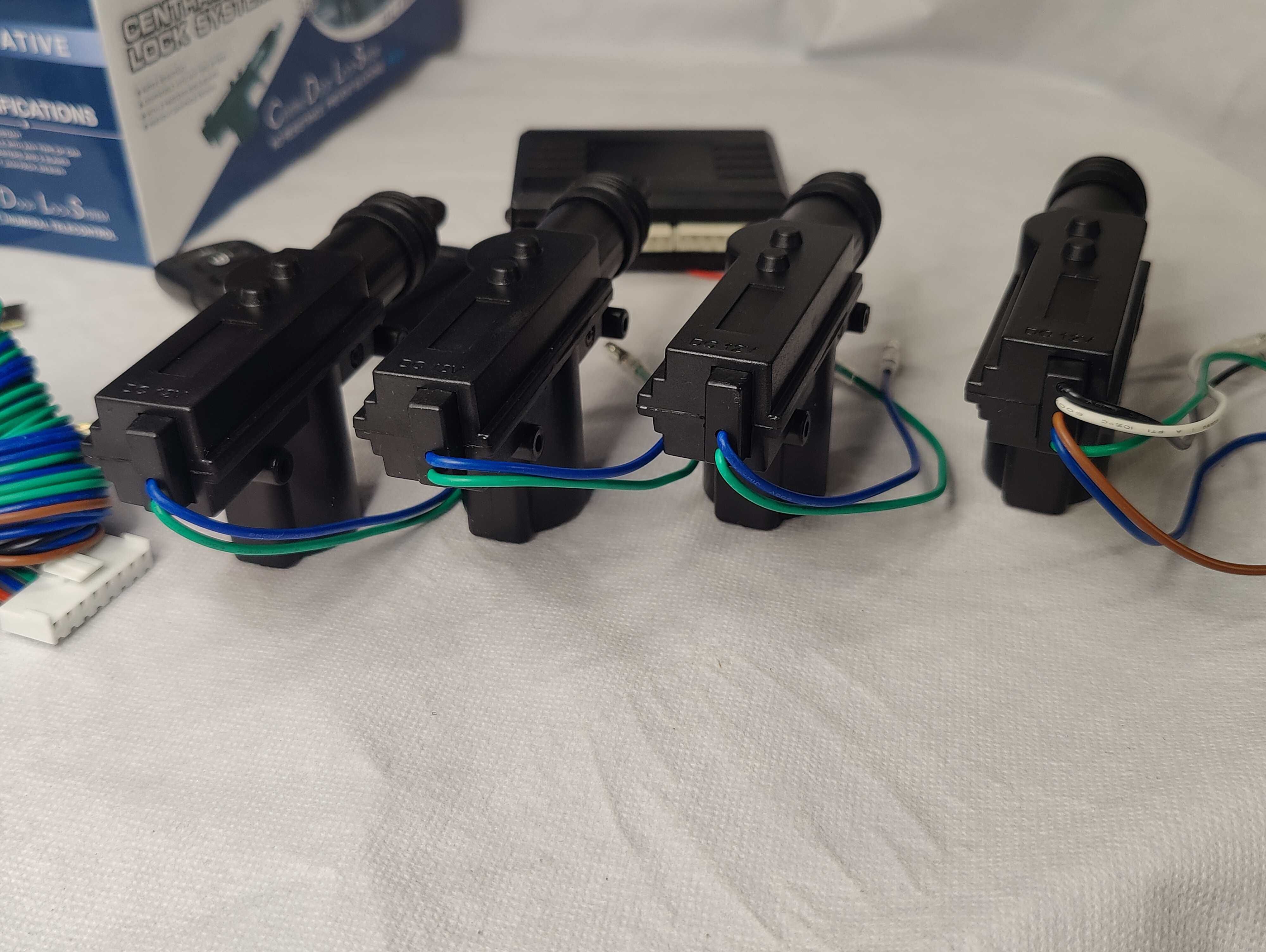 Alarme carro com controlo do fecho central com 4 Pistolas + 2 comandos