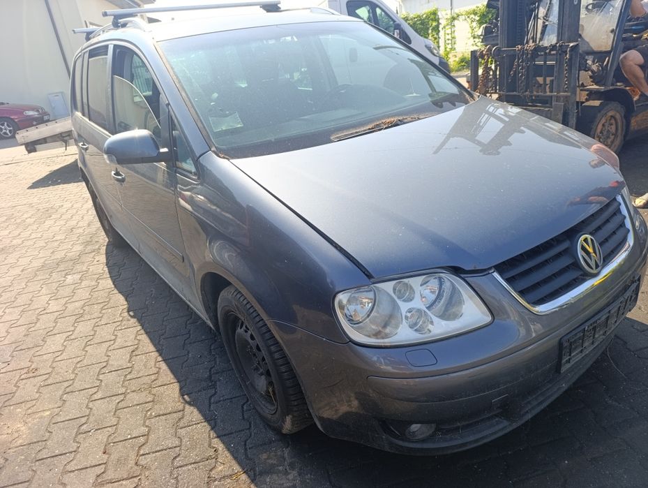 Volkswagen Touran 2.0 TDI BKD części silnik skrzynia GNE zderzak maska