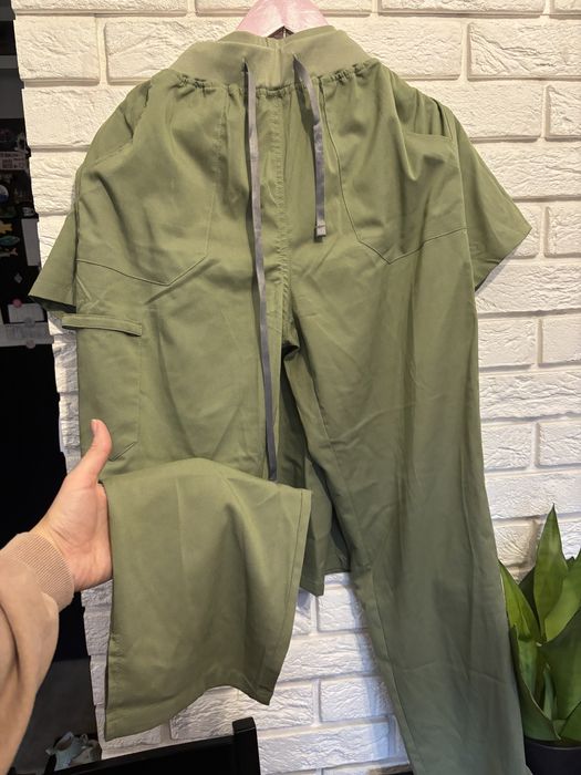 Scurbs  mundurek medyczny nowy M