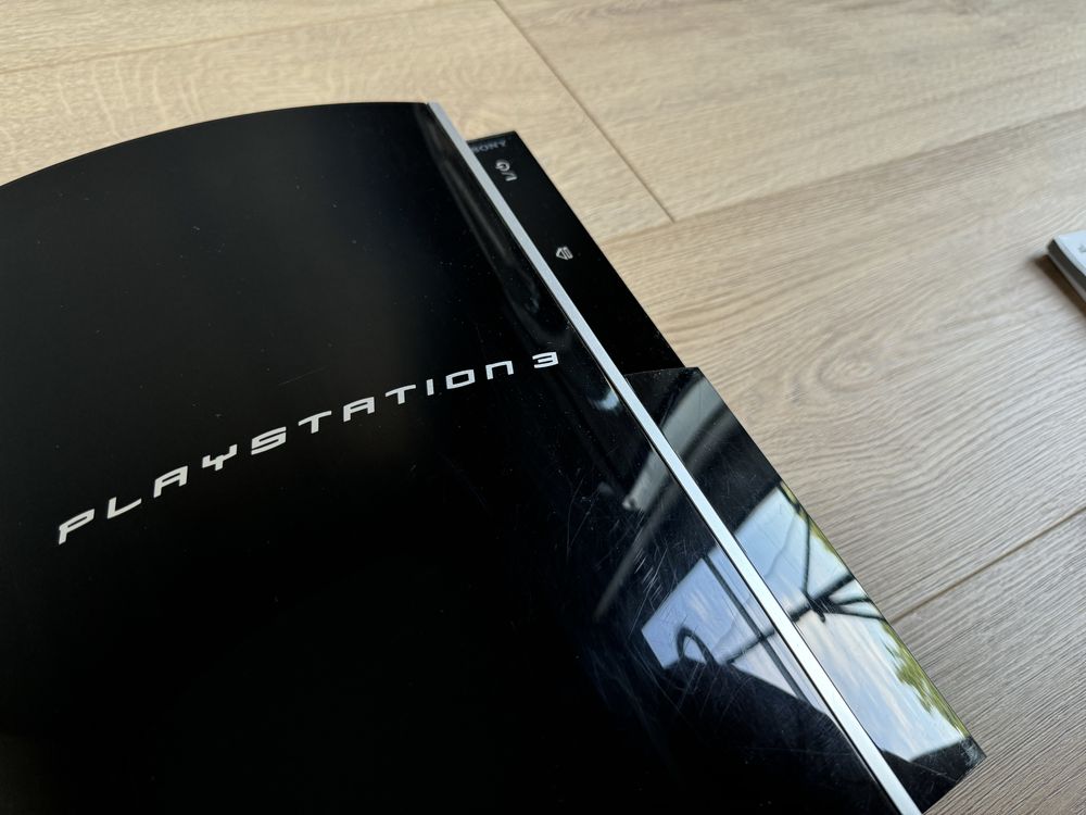 Konsola ps3 z dodatkami playstation