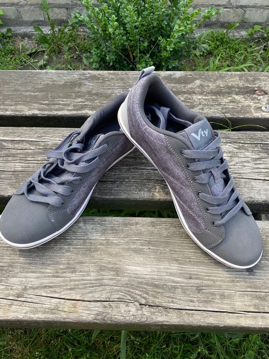 Кросівки Vty нові