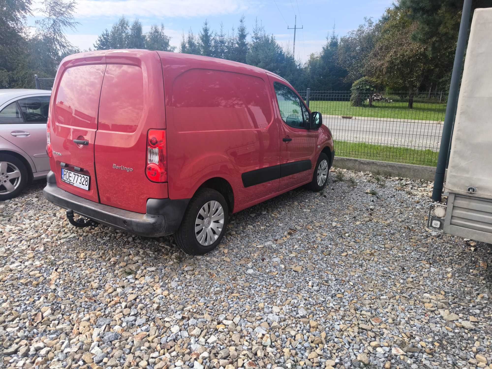 Wynajem wypożyczalnia Citroen Berlingo 3os. blaszak L1H1