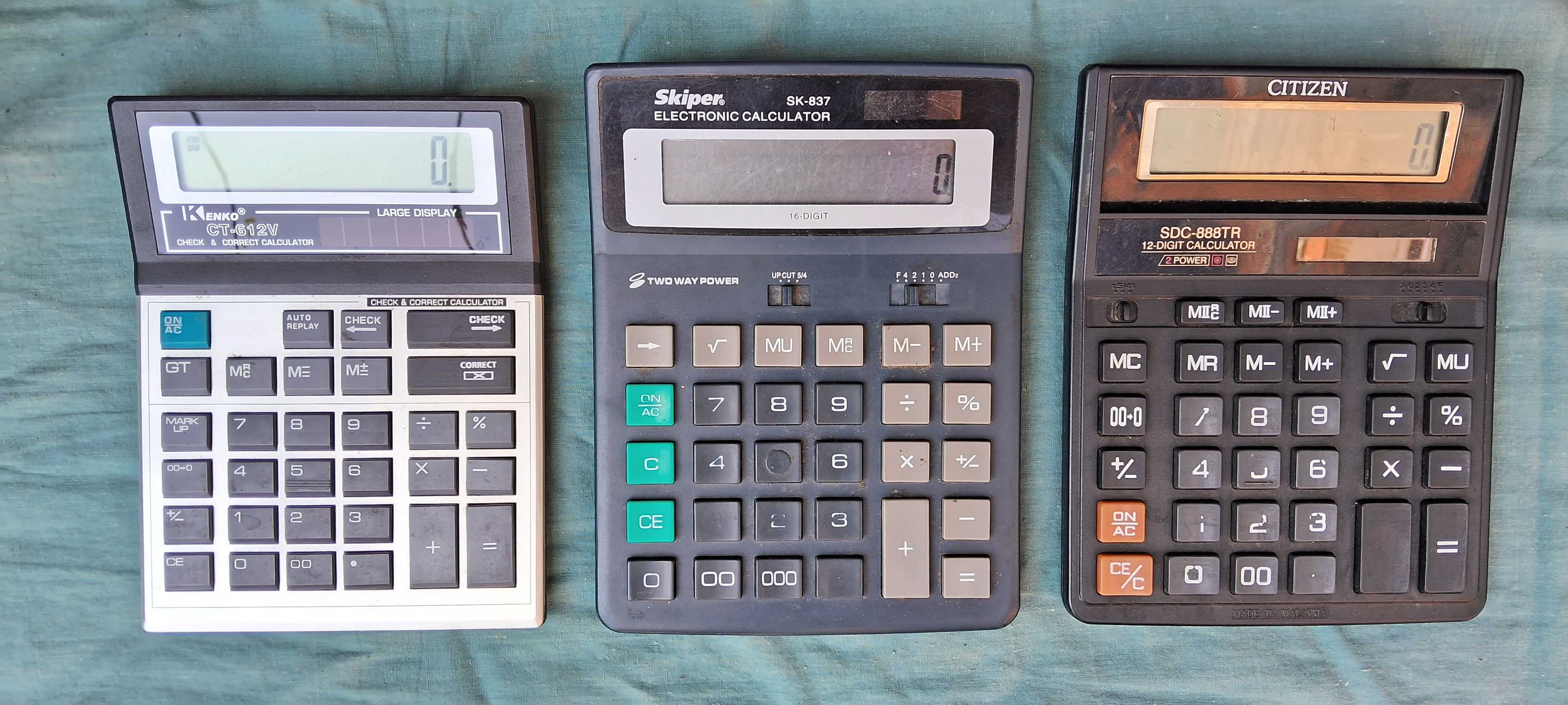 Калькуляторы в рабочем состоянии, цена указана за 1 шт.