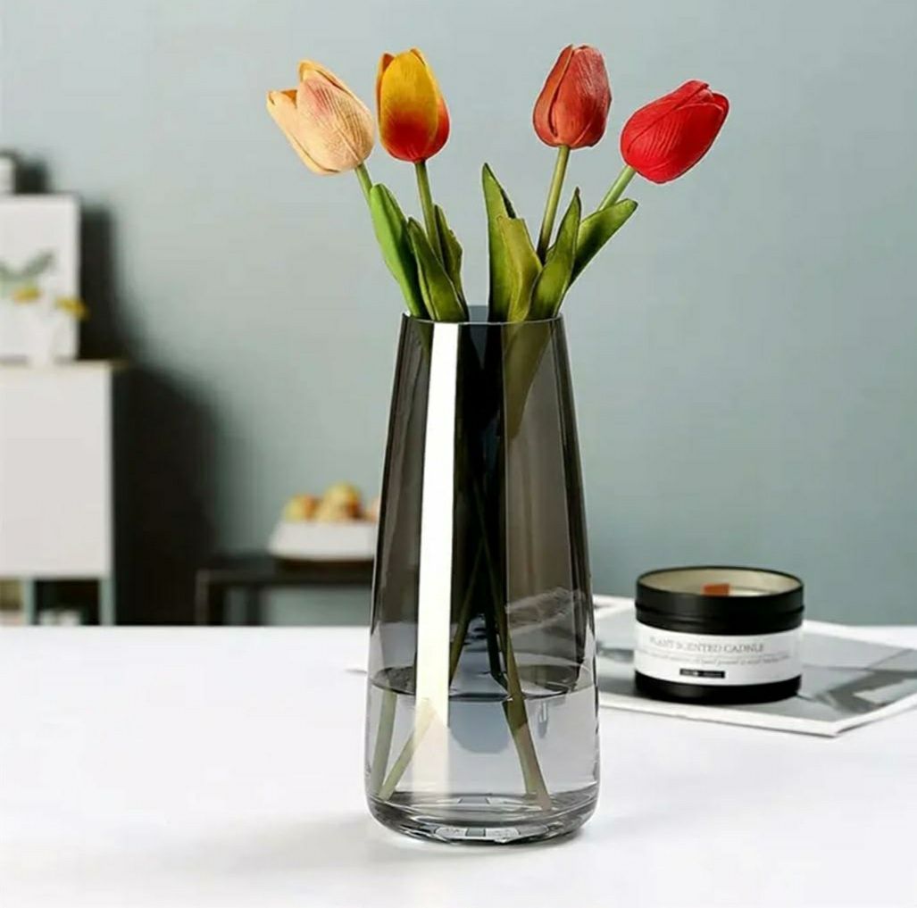 Ręcznie wykonany szary szklany wazon