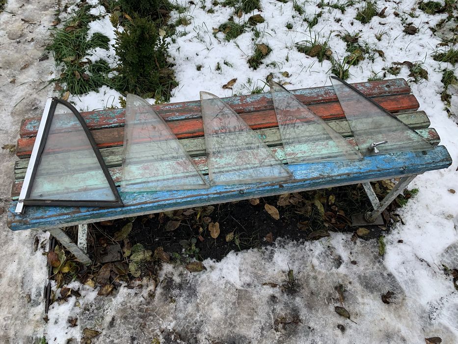 Стекла дверные боковые форточка ВАЗ классика Жигули оригинал