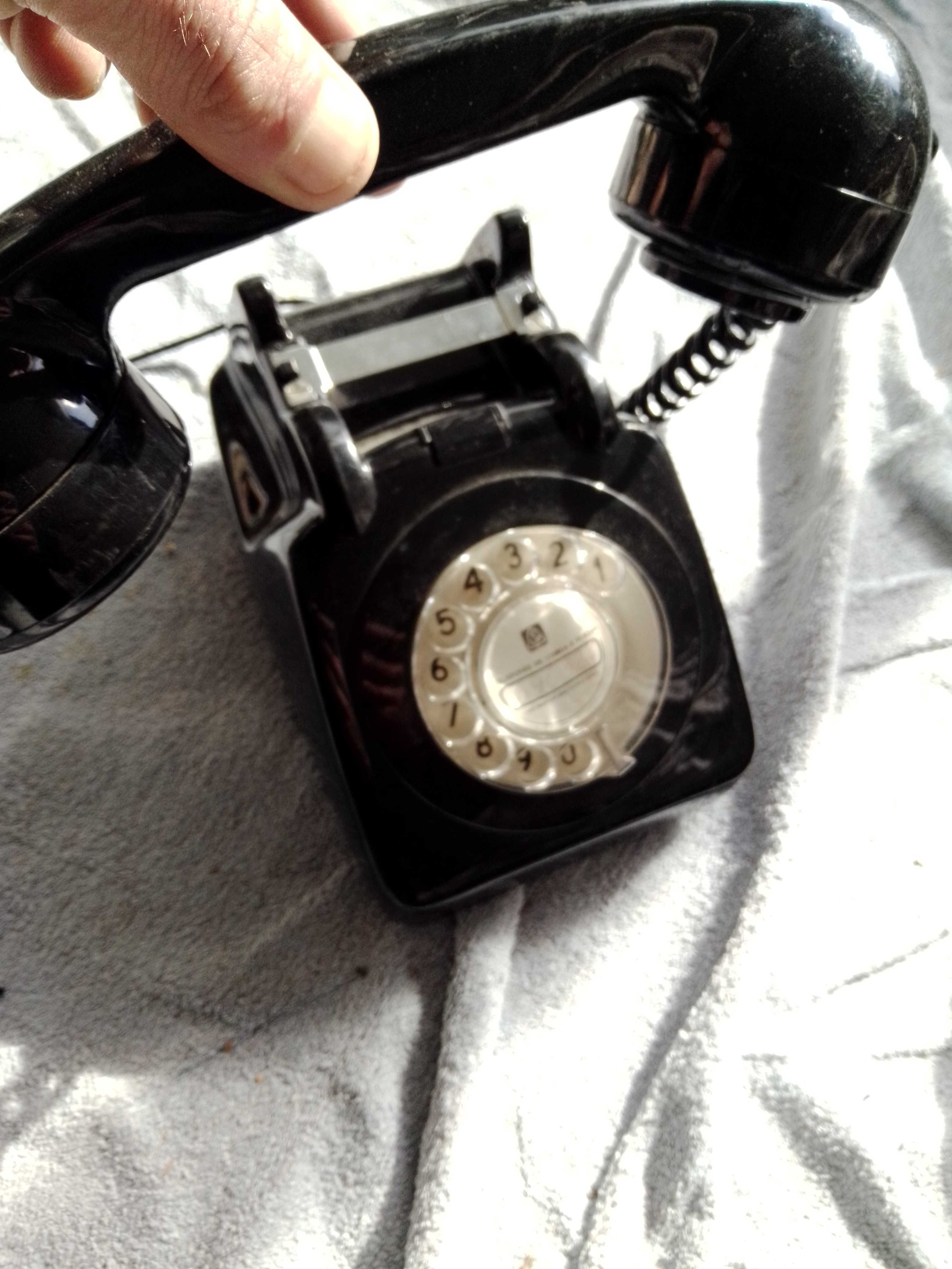 telefone antigo preto