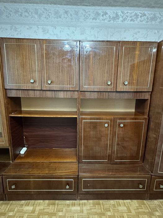 Віддам стінку безкоштовно самовивіз