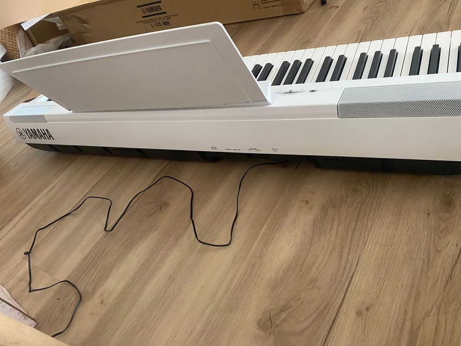 Piano Digital Yamaha P-125 WH + Suporte L-125 WH