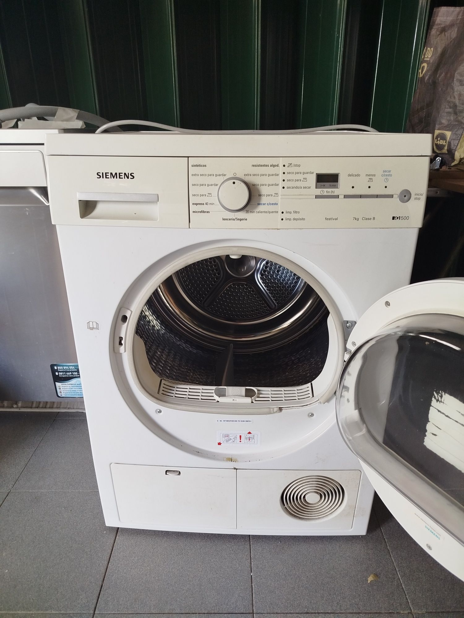 Máquina de secar roupa