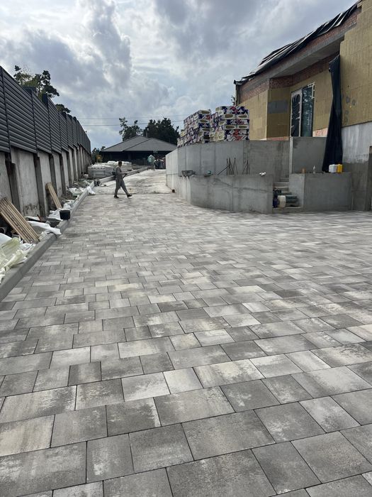 Укладання тротуарної плитки