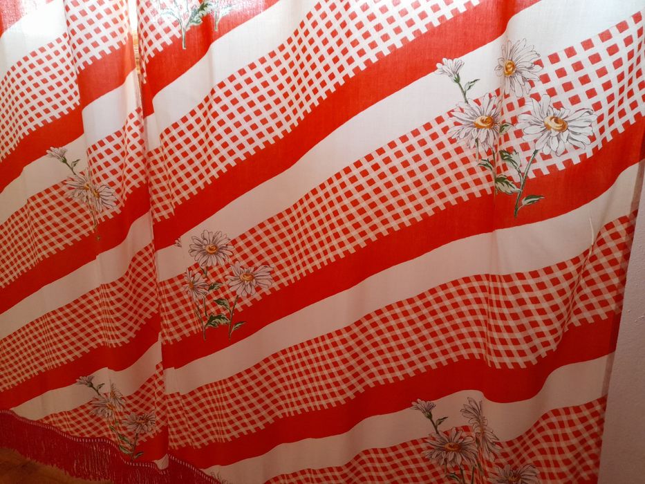 Zasłony z frędzlami vintage czerwone