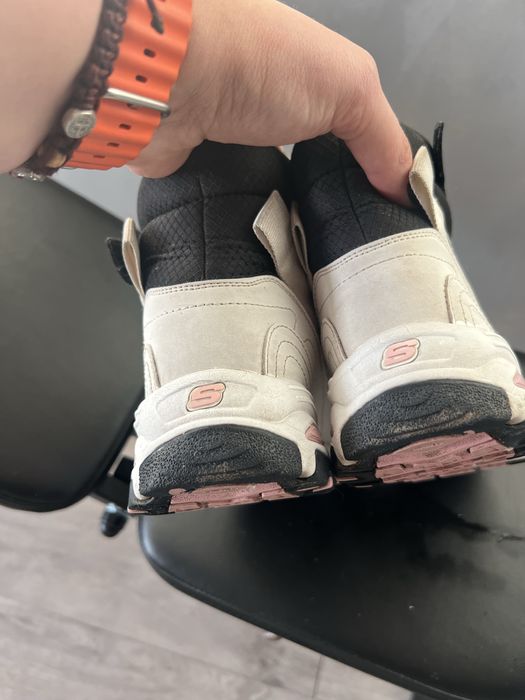Зимове взуття для дівчинки Skechers