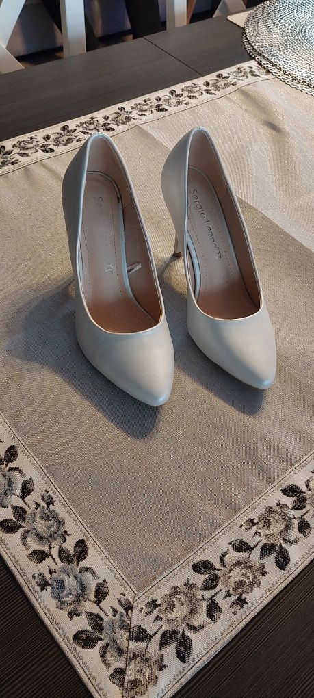 Sprzedam nowe buty