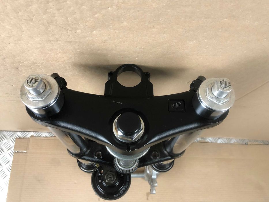 Honda CBR 600 F4/F4i Zawieszenie Przód Lagi Półka Dolna Górna Ośka