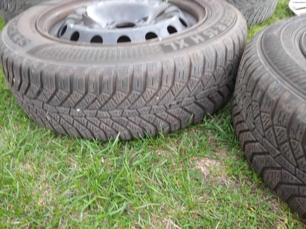 Koła zimowe felgi z oponami Fiat punto Grande linea evo r15