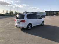 Volkswagen Touran 2011
