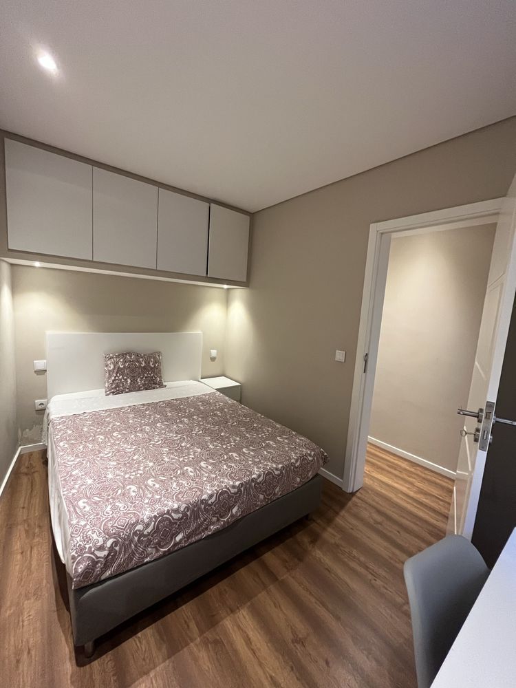 Apartamento Férias 4 quartos - Porto (Carolina Michaelis) - Agosto