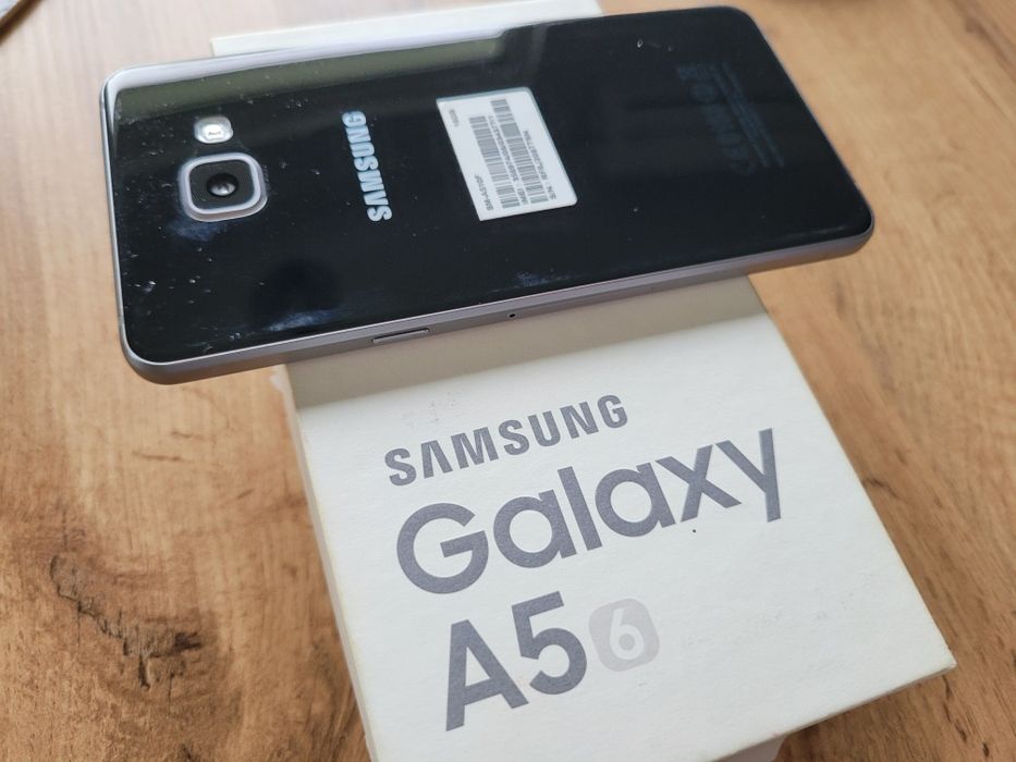 Samsung Galaxy A5 2016 SM-A510F czarny idealny