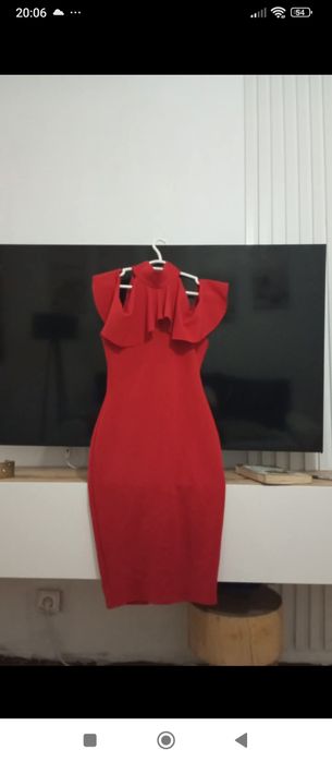Vestido vermelho muito elegante