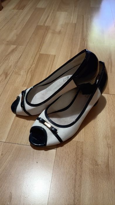 Eleganckie buty na obcasie