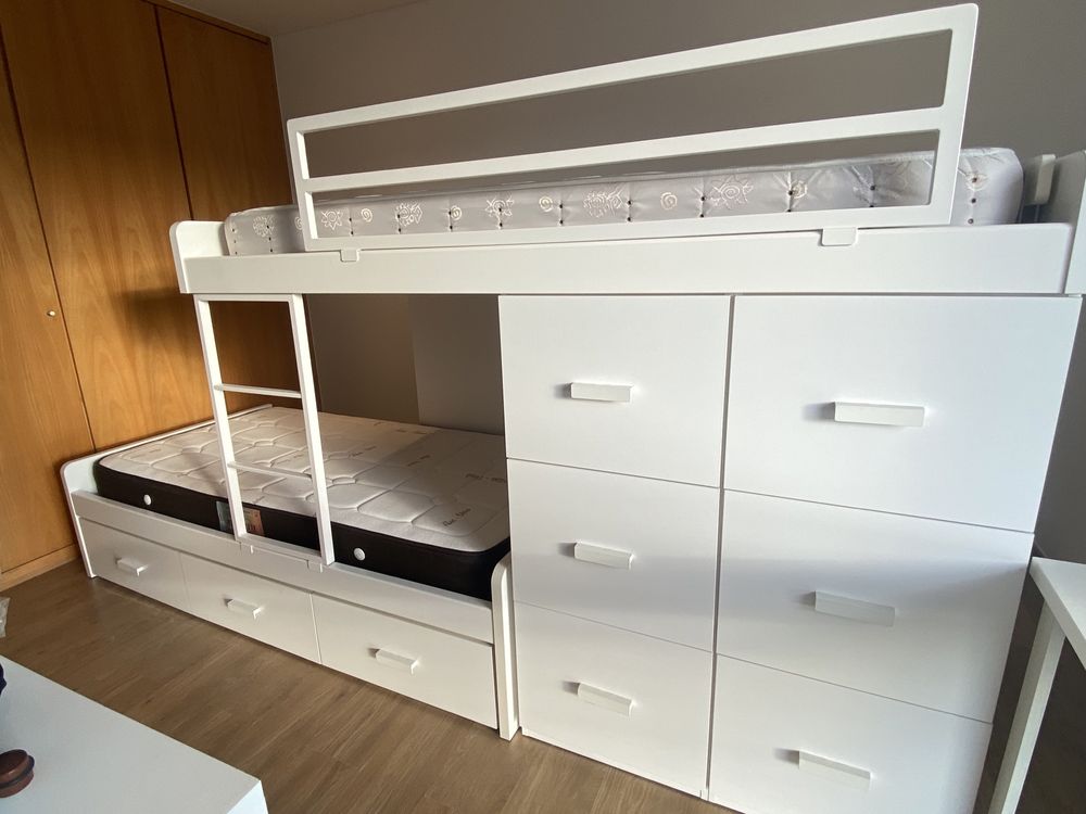 Beliche com 2 camas 90x190 com 3 gavetas e 6 gavetoes