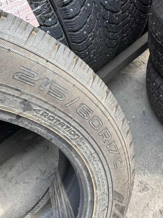 ШиниNokian hakkapelita tyres 215/60/17 с цешка вантажна кінець 22 року
