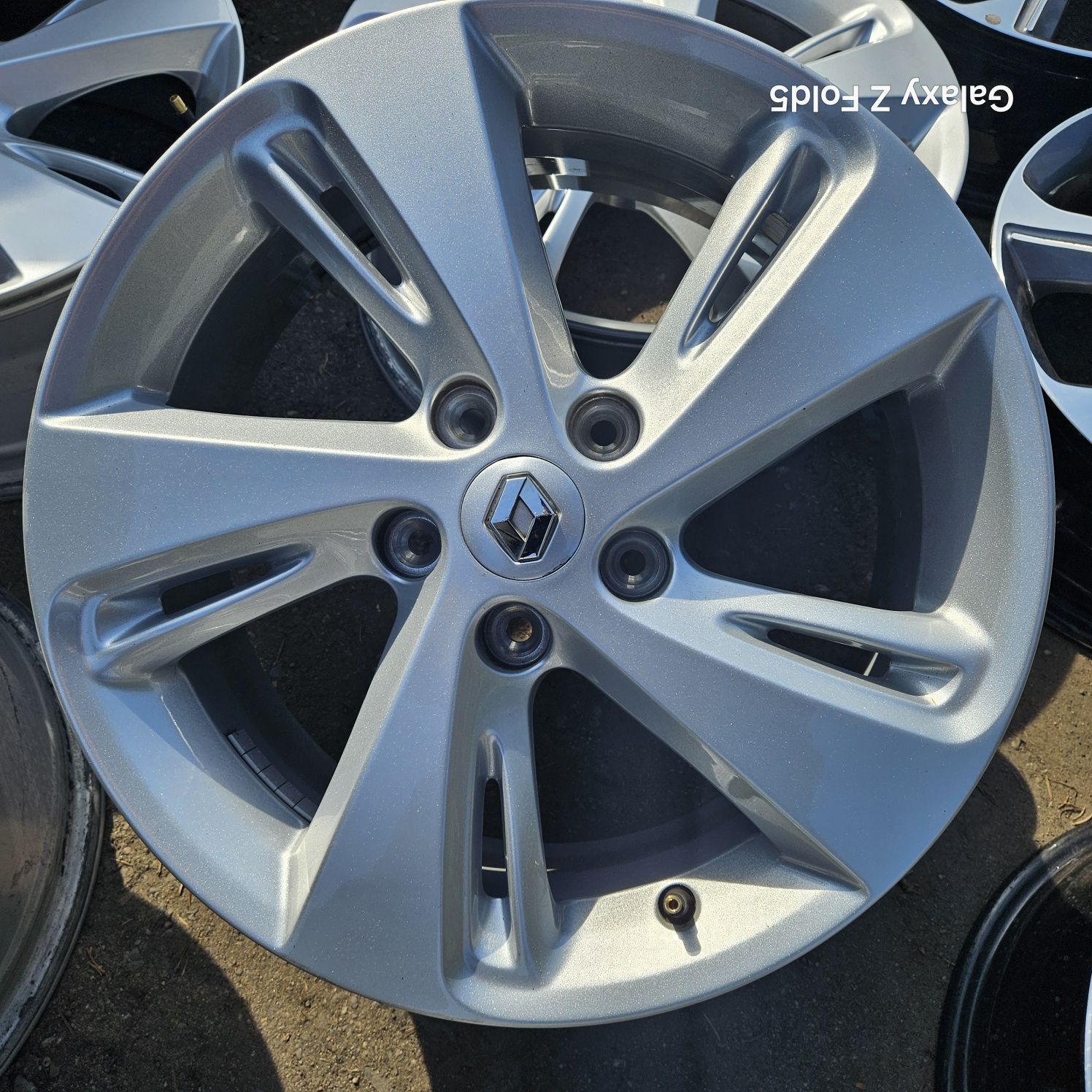 Alufelgi 17 Renault Fluence Megane Scenic 5x114,3 ET49