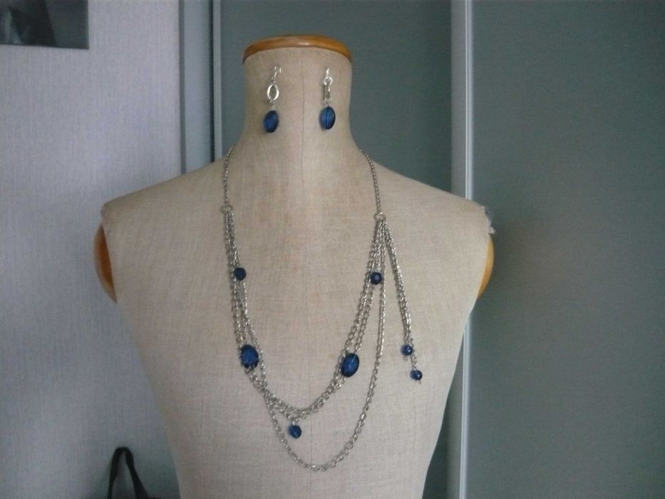 granatowy garnitur 44